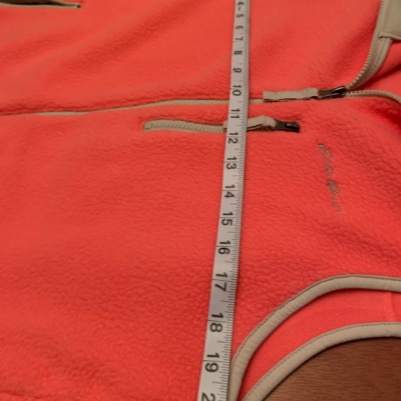 Eddie Bauer Sherpa Fleece Vest. - Picture 5 of 6